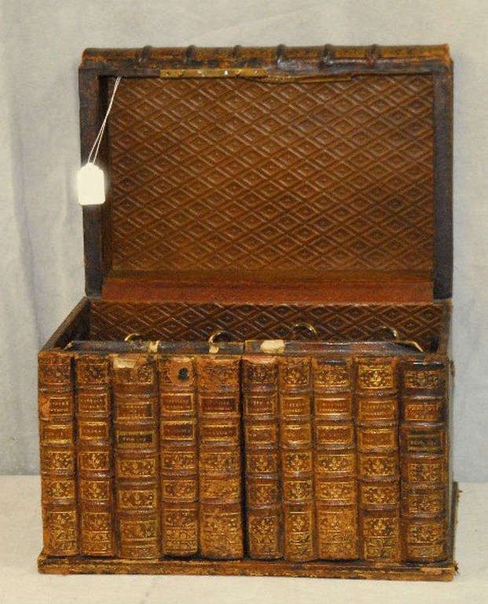 Коробочка с сюрпризом замаскированная под стопку книг. XIXв.Англия