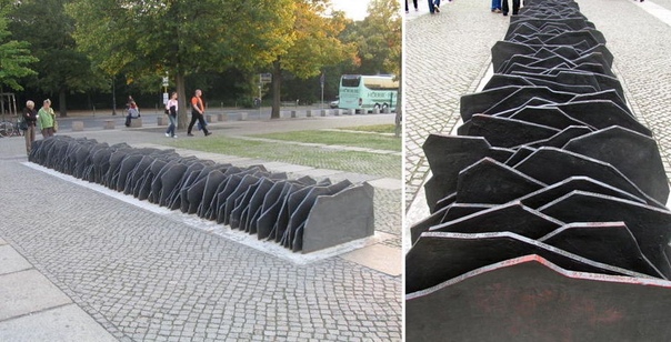 Эти 96 плит памятник 96 депутатам немецкого парламента, которые выступили против Гитлера и фашизма БерлинУ здания
