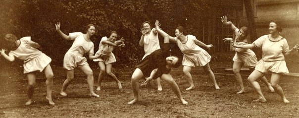 Дамы хотят веселиться и танцевать, 1920-е годы.Хотя, когда дамы не хотели веселиться и танцевать!