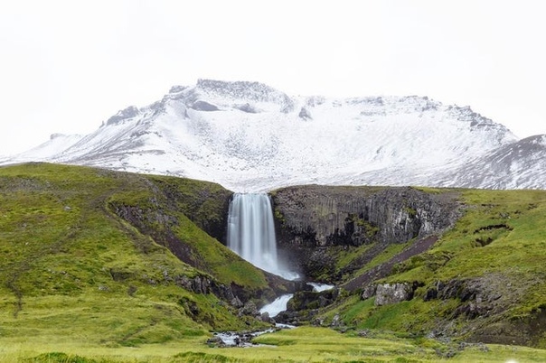 Водопад в Исландии Фото: Matt Borowic