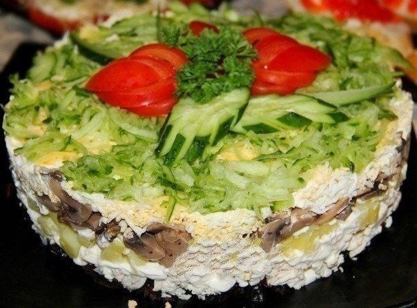 Топ-10 вкусных салатов с грибами 