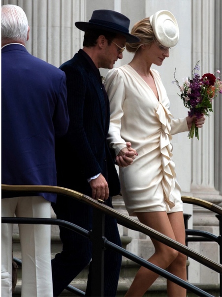 Знаменитый британский актер и сердцеед женился в очередной раз В среду, 1 мая, стало известно, что известный британский актер Джуд Лоу женился в очередной раз. Как уже сообщали «ФАКТЫ»,
