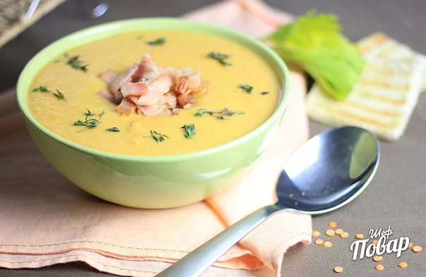 Гороховый крем-суп с луком-пореем и крутонами 