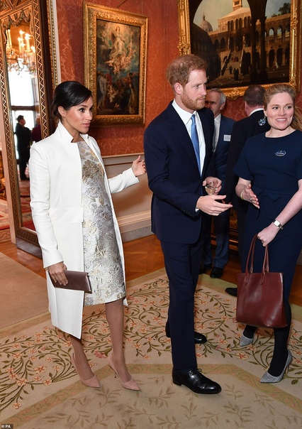 Кейт Миддлтон, принц Уильям, Меган Маркл и принц Гарри на приеме в Букингемском дворце Сегодня, 5 марта, королева Елизавета II устроила прием в Букингемском дворце в честь 50-летия службы своего