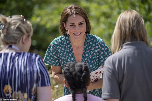 Кейт Миддлтон устроила пикник для детей в своем саду Сад, который 37-летняя Кейт Миддлтон спроектировала вместе с представителями Королевского сообщества садоводов, получил новый адрес. В мае