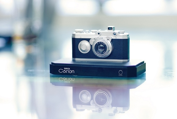 ИСТОРИЯ CANON История Canon началась в 1930-м году в Японии. Двое инженеров Сабуро Учида и Горо Йошида приняли решение создать свою лабораторию по изобретению всякого рода оптических приборов.